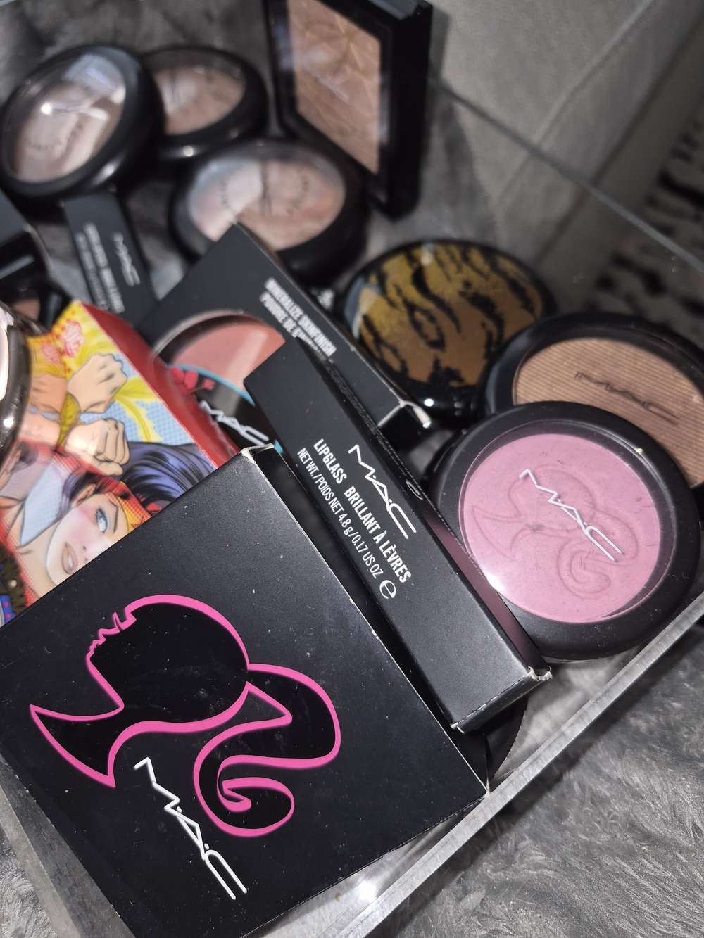 MAC Cosmetics Limited Edition Lot 24 Pcs - Picture 3 of 10